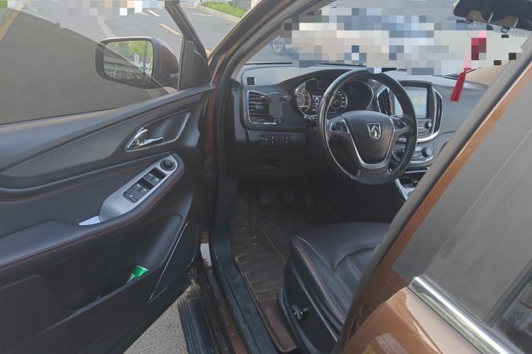 Used Baojun 560 2015 1.8L manual luxury version Driver Seat