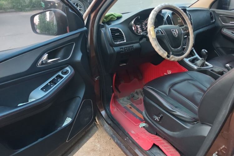 Used Baojun 560 2015 1.8L manual luxury version Driver Seat