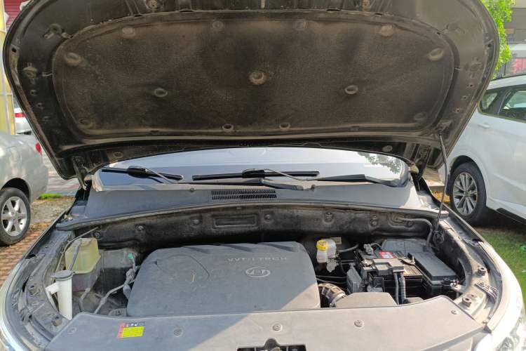 Used Baojun 560 2015 1.8L Manual Elite Edition Engine Bay