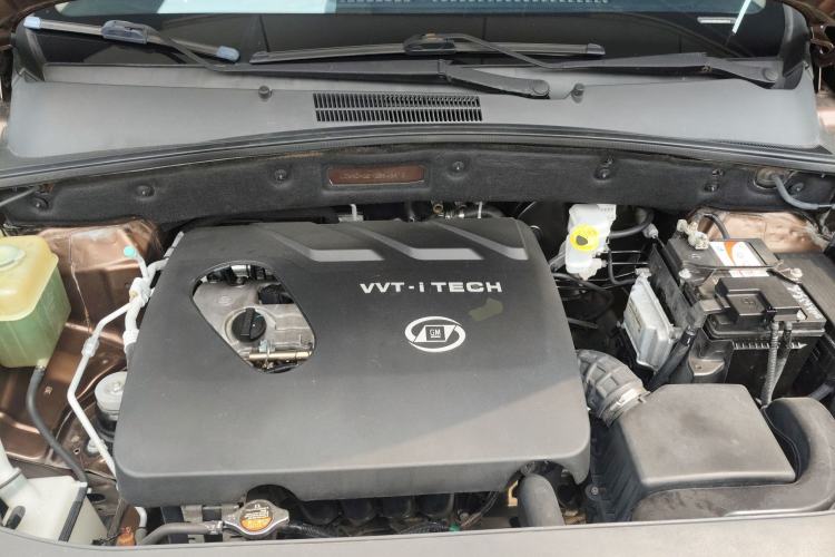 Used Baojun 560 2015 1.8L manual luxury version Engine Bay