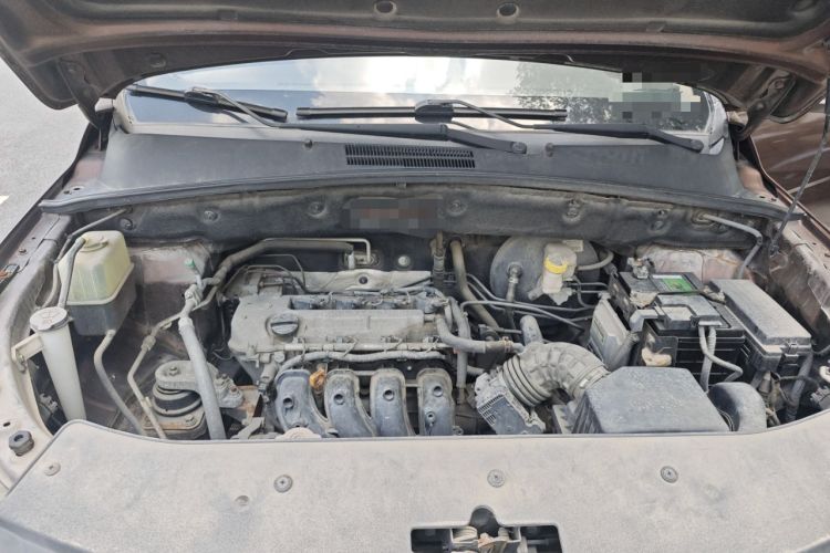 Used Baojun 560 2015 1.8L manual Comfort trim level Engine Bay