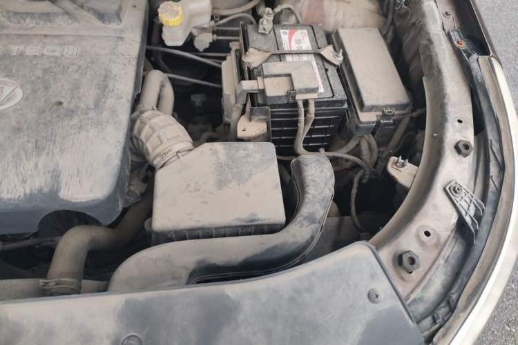 Used Baojun 560 2015 1.8L Manual Elite Edition Engine Bay Left