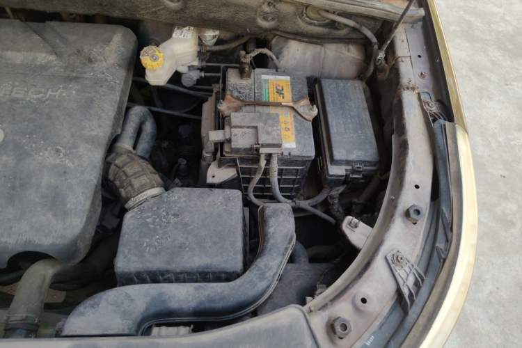 Used Baojun 560 2015 1.8L manual luxury version Engine Bay Left