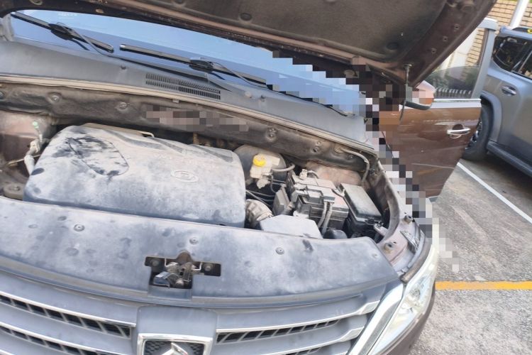 Used Baojun 560 2015 1.8L manual luxury version Engine Bay Left