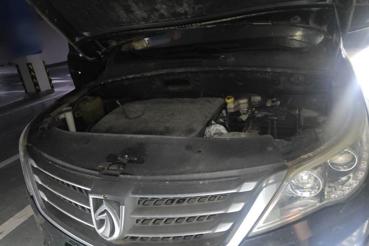 Used Baojun 560 2015 1.8L manual luxury version Engine Bay