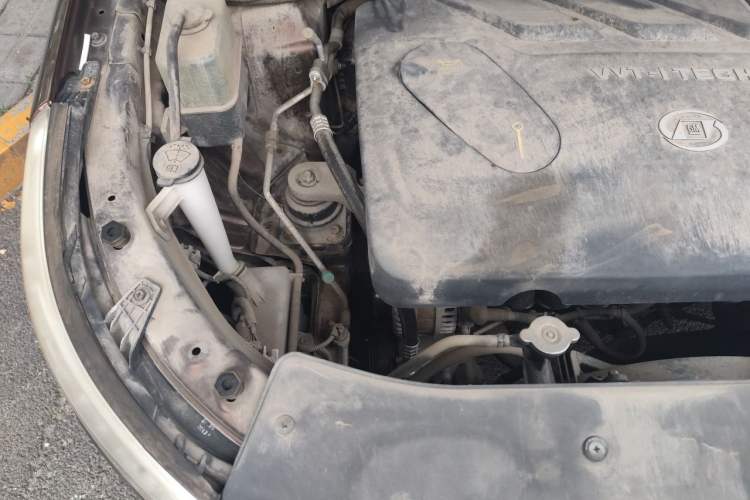 Used Baojun 560 2015 1.8L Manual Elite Edition Engine Bay Right