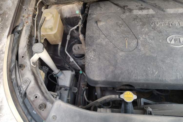 Used Baojun 560 2015 1.8L manual luxury version Engine Bay Right