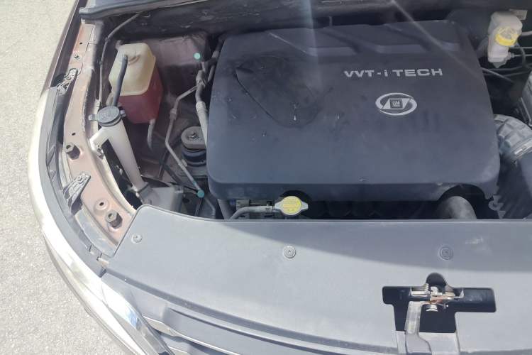 Used Baojun 560 2015 1.8L manual luxury version Engine Bay Right