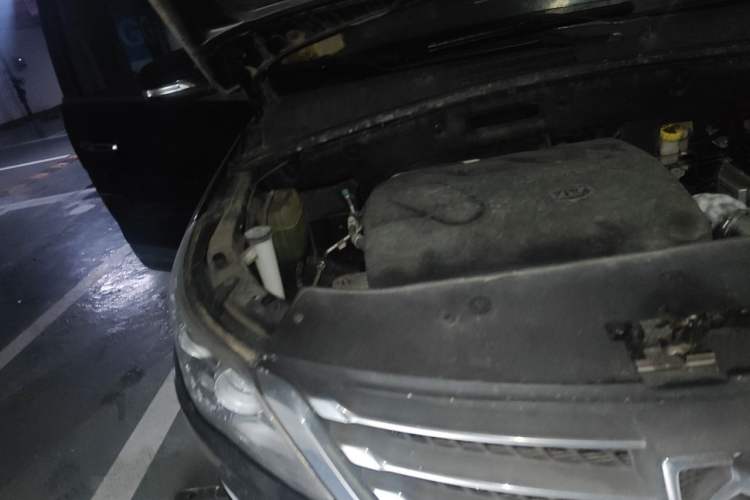 Used Baojun 560 2015 1.8L manual luxury version Engine Bay Right