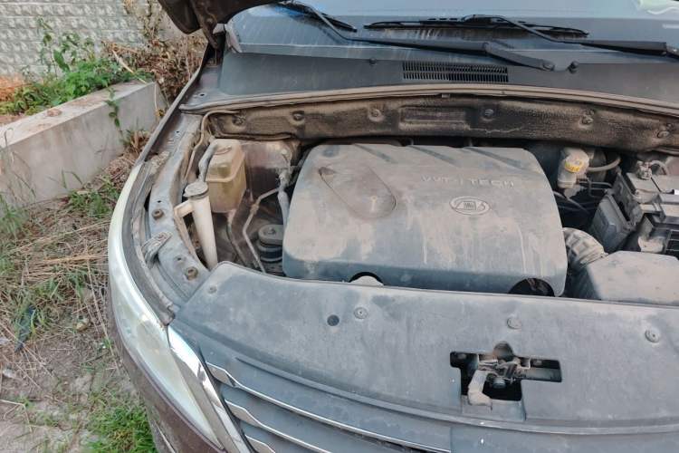 Used Baojun 560 2015 1.8L manual luxury version Engine Bay Right