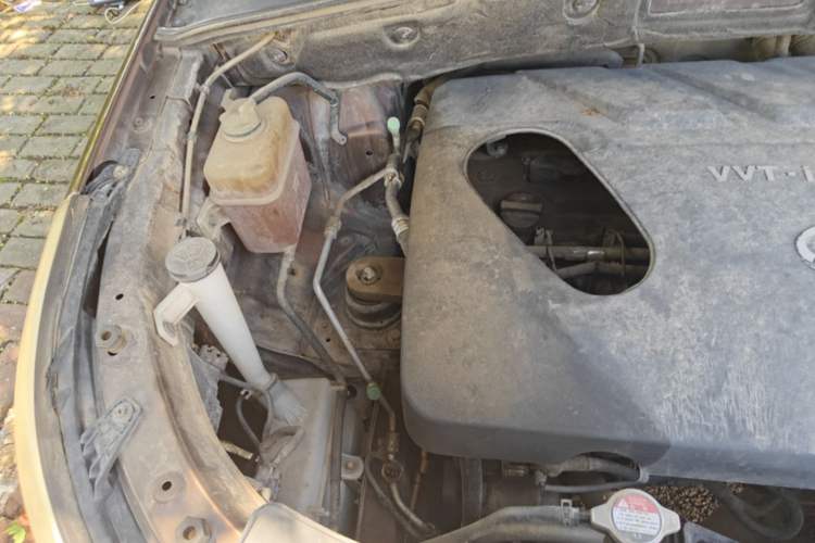 Used Baojun 560 2015 1.8L manual luxury version Engine Bay Right