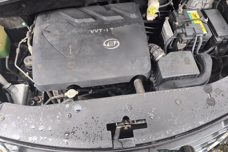 Used Baojun 560 2015 1.8L Manual Elite Edition Engine Bay