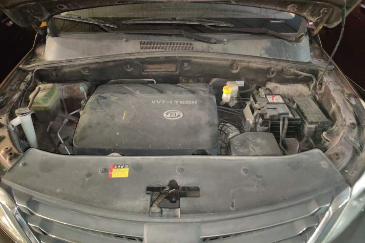 Used Baojun 560 2015 1.8L Manual Elite Edition Engine Bay