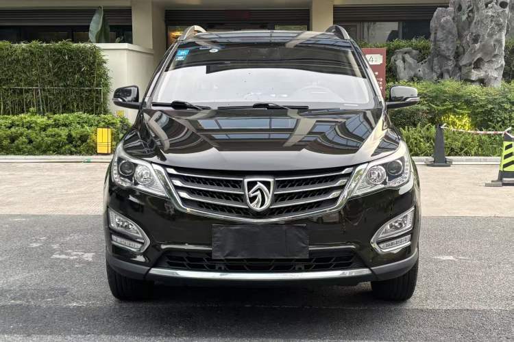 Used Baojun 560 2015 1.8L Manual Elite Edition Exterior 1