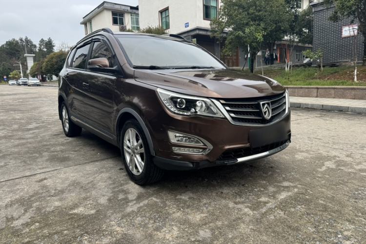 Used Baojun 560 2015 1.8L manual Comfort trim level Exterior 1