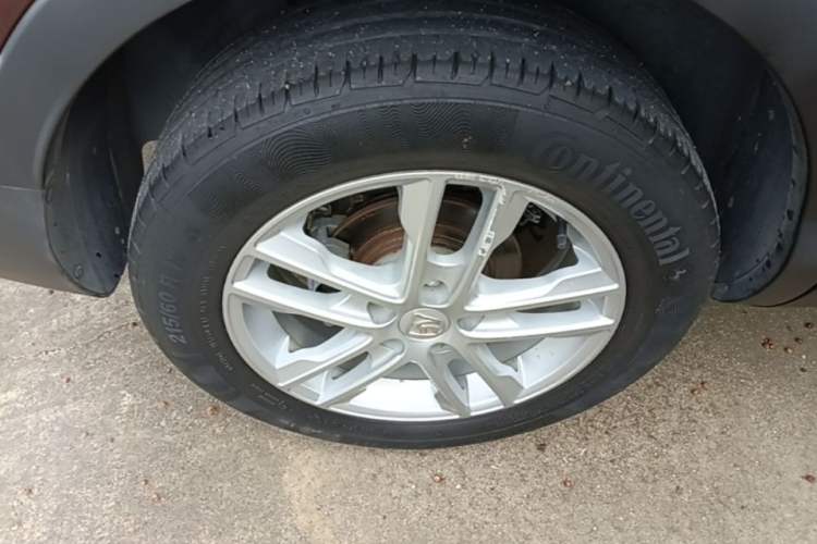 Used Baojun 560 2015 1.8L Manual Elite Edition Exterior 5
