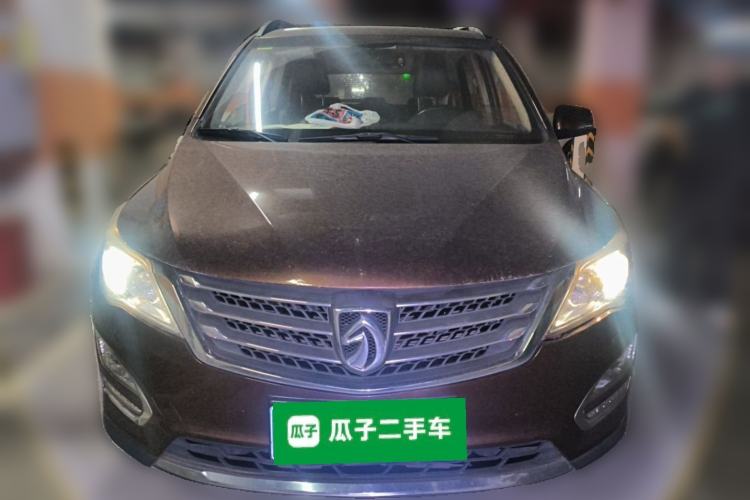 Used Baojun 560 2015 1.8L manual luxury version Front