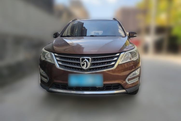 Used Baojun 560 2015 1.8L manual luxury version Front