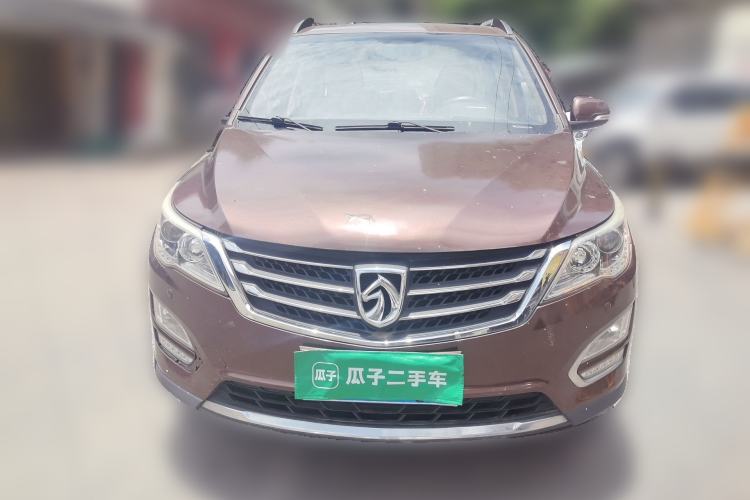 Used Baojun 560 2015 1.8L manual luxury version Front
