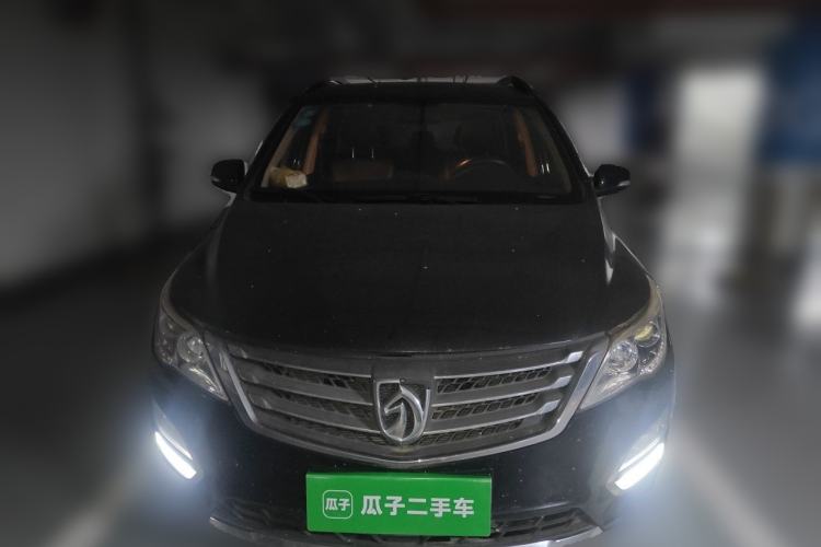 Used Baojun 560 2015 1.8L manual luxury version Front