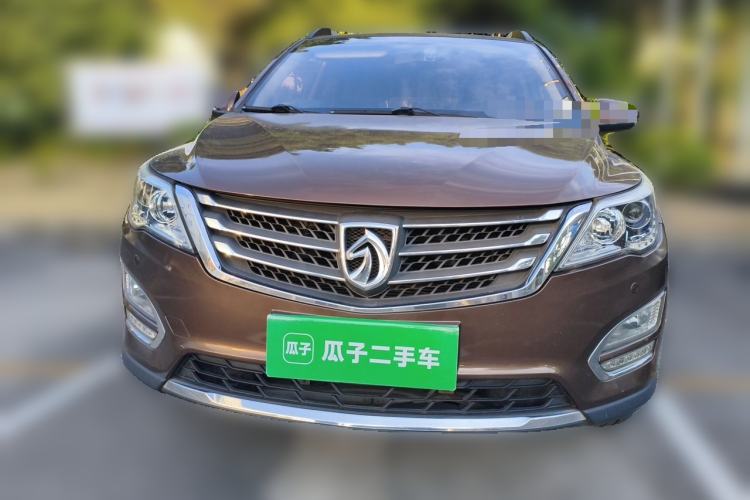 Used Baojun 560 2015 1.8L manual luxury version Front