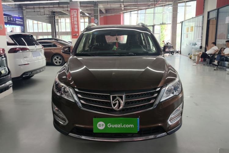 Used Baojun 560 2015 1.8L manual Comfort trim level Front