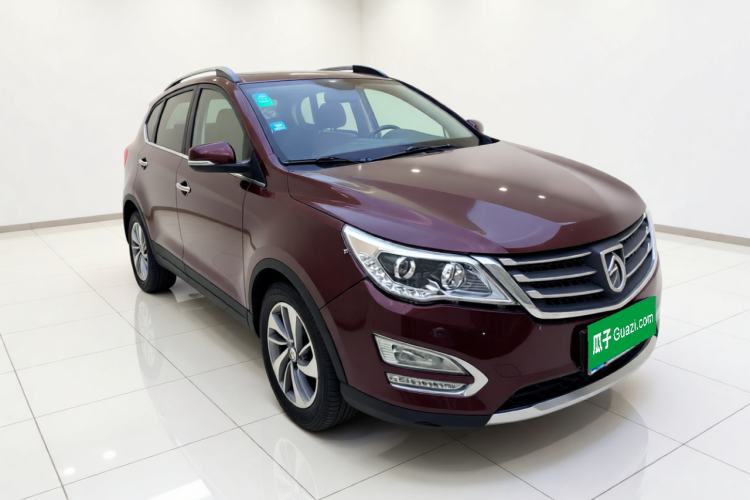 Used Baojun 560 2015 1.8L manual luxury version Front Right 45 Deg