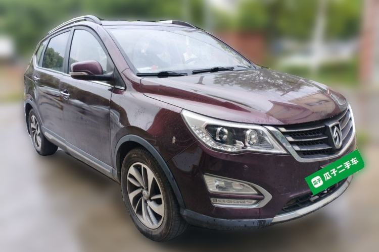 Used Baojun 560 2015 1.8L manual luxury version Front Right 45 Deg