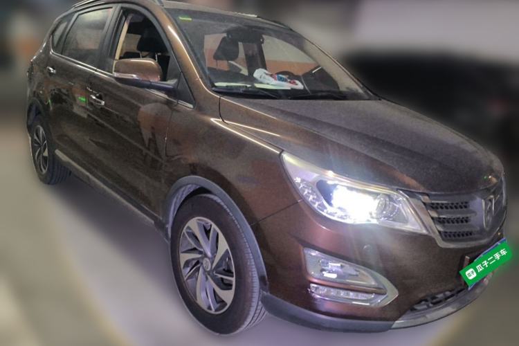 Used Baojun 560 2015 1.8L manual luxury version Front Right 45 Deg