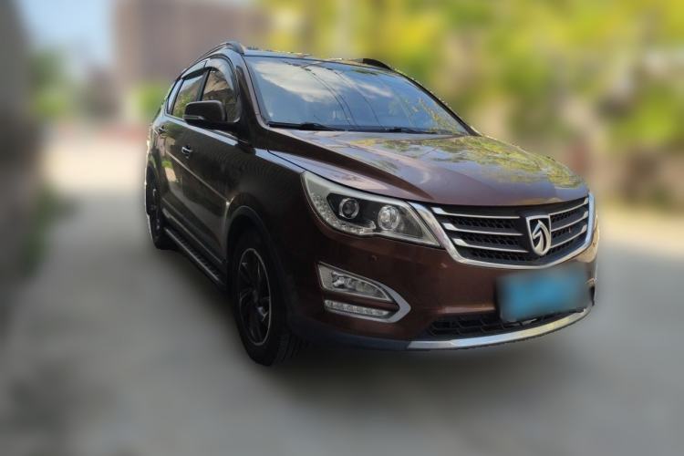 Used Baojun 560 2015 1.8L manual luxury version Front Right 45 Deg