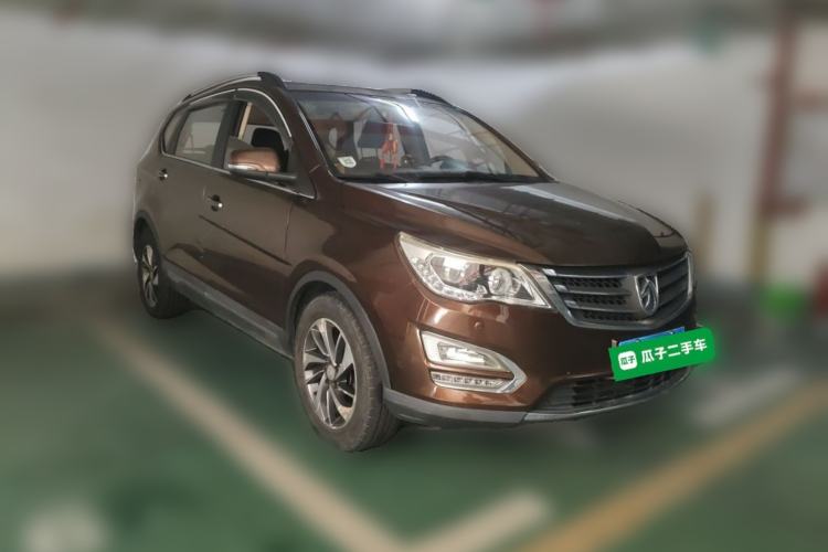 Used Baojun 560 2015 1.8L manual luxury version Front Right 45 Deg