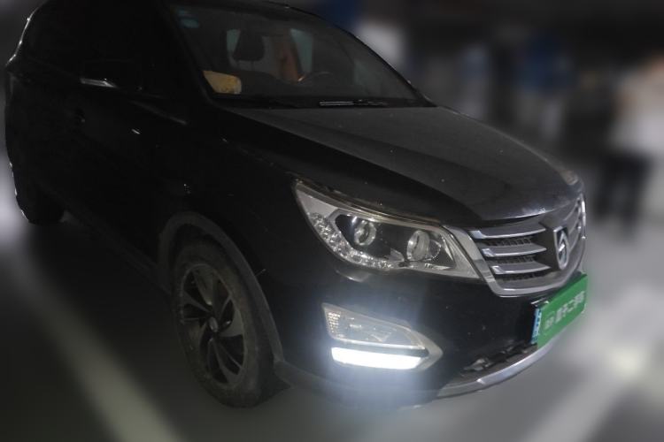 Used Baojun 560 2015 1.8L manual luxury version Front Right 45 Deg
