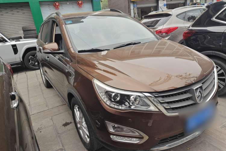Used Baojun 560 2015 1.8L Manual Elite Edition Front Right 45 Deg
