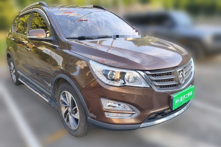 Used Baojun 560 2015 1.8L manual luxury version Front Right 45 Deg