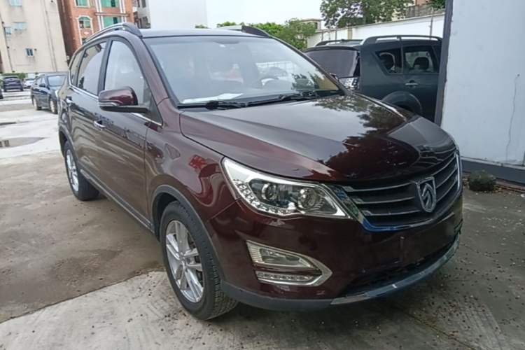 Used Baojun 560 2015 1.8L Manual Elite Edition Front Right 45 Deg