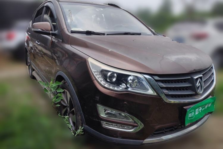 Used Baojun 560 2015 1.8L manual luxury version Front Right 45 Deg