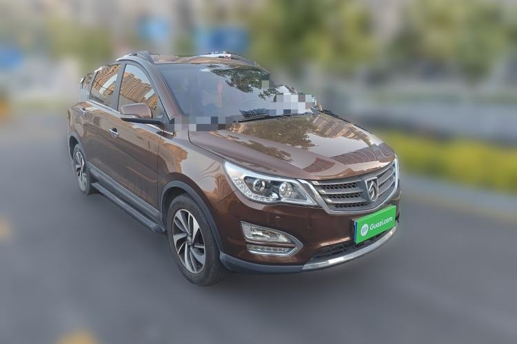 Used Baojun 560 2015 1.8L manual luxury version Front Right 45 Deg