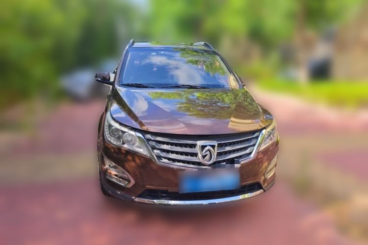 Used Baojun 560 2015 1.8L manual luxury version Front Right 45 Deg
