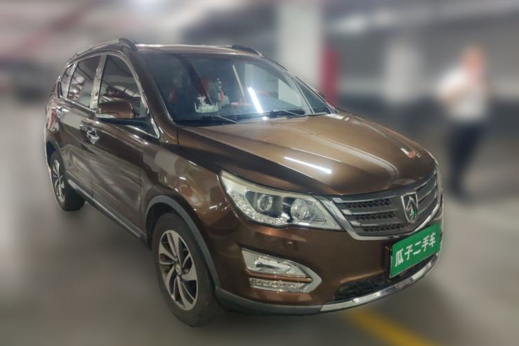 Used Baojun 560 2015 1.8L manual luxury version Front Right 45 Deg