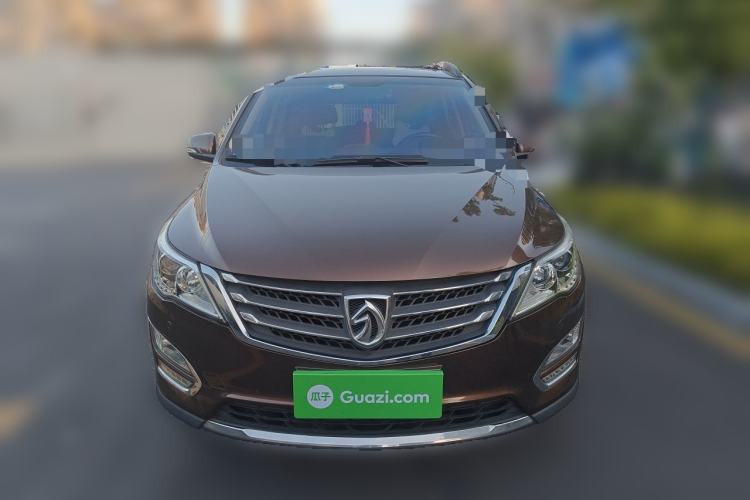 Used Baojun 560 2015 1.8L manual luxury version Front
