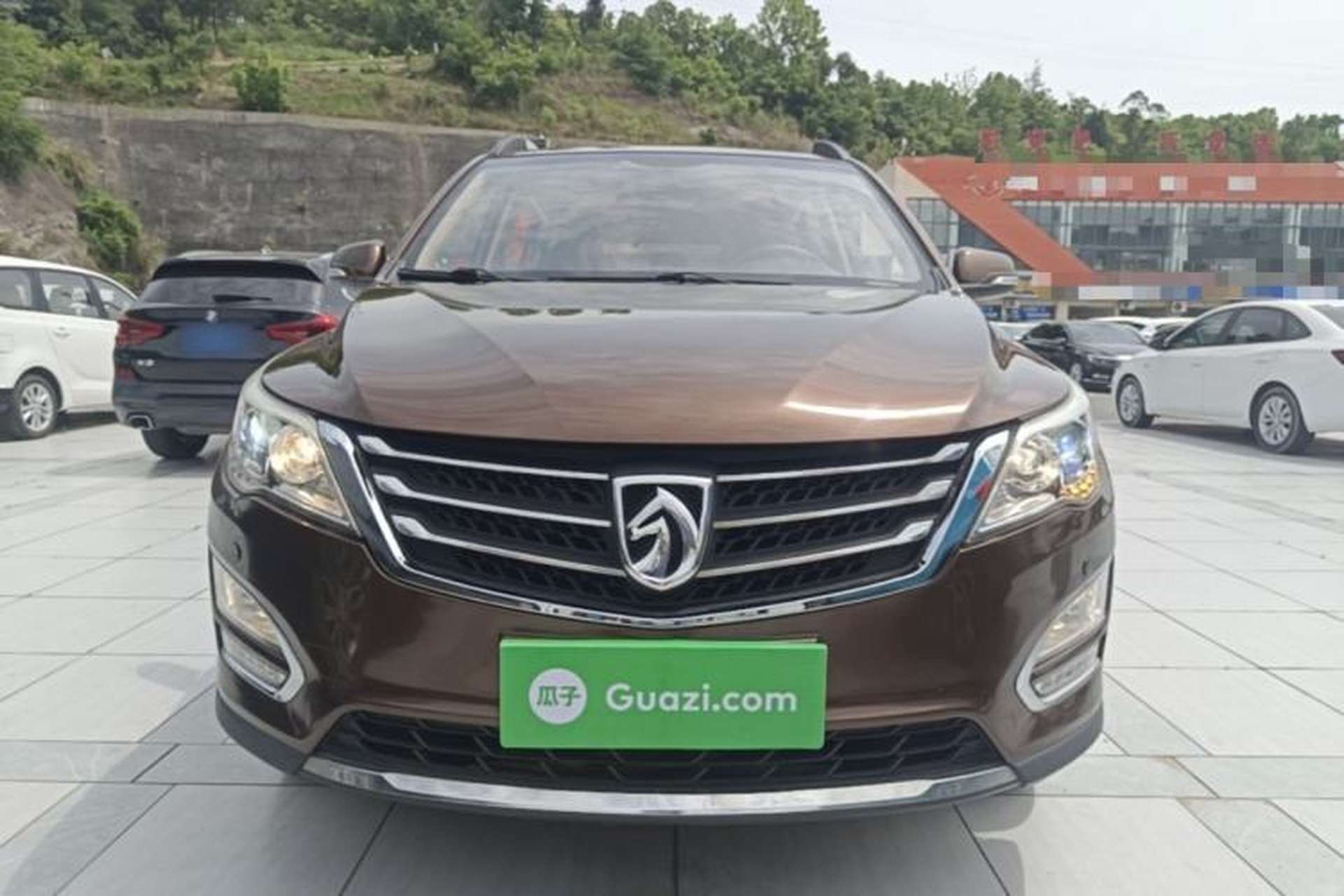 Used Baojun 560 2015 1.8L manual luxury version Front