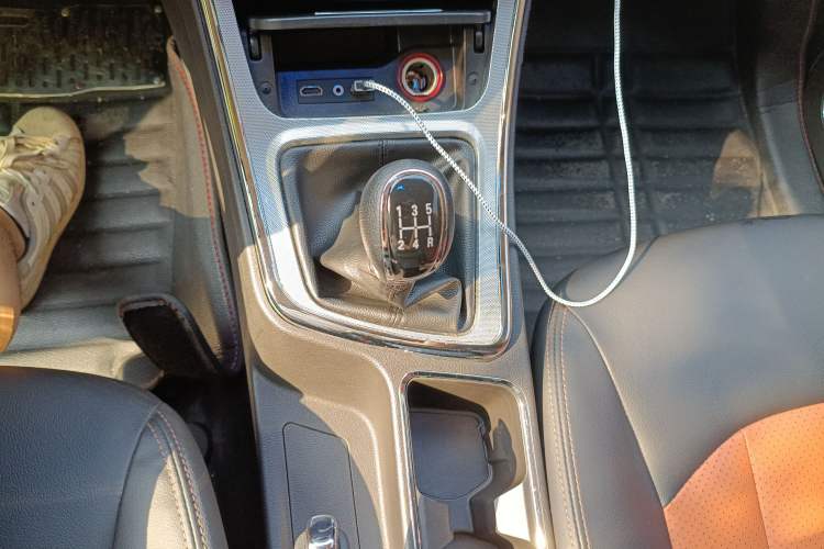 Used Baojun 560 2015 1.8L Manual Elite Edition Gear Lever