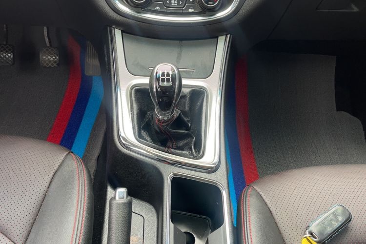 Used Baojun 560 2015 1.8L manual luxury version Gear Lever