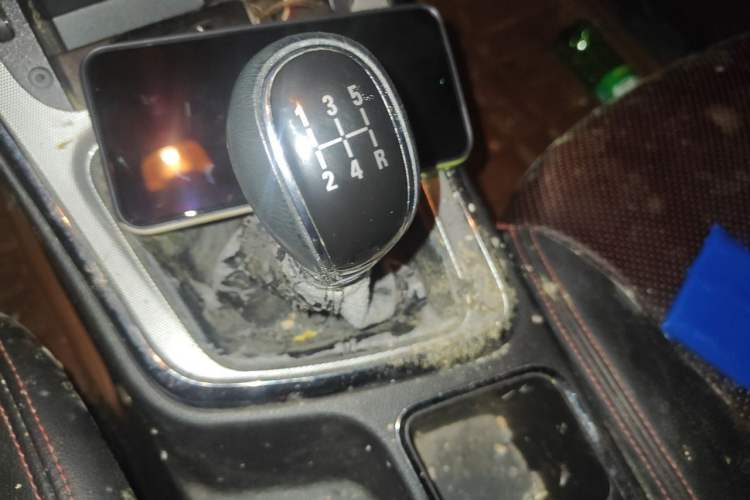 Used Baojun 560 2015 1.8L manual luxury version Gear Lever
