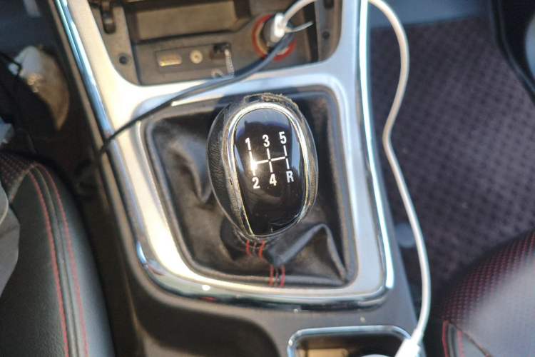 Used Baojun 560 2015 1.8L manual luxury version Gear Lever
