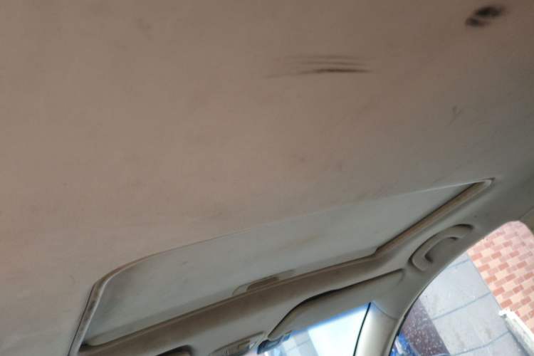 Used Baojun 560 2015 1.8L manual luxury version Headliner