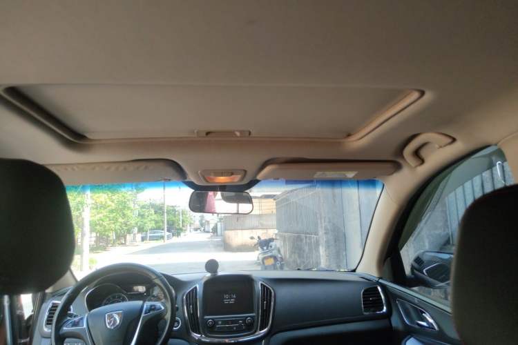 Used Baojun 560 2015 1.8L manual luxury version Headliner