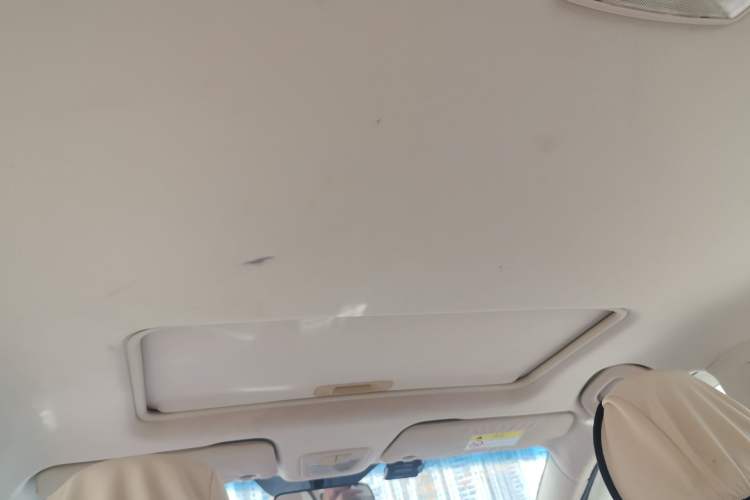 Used Baojun 560 2015 1.8L manual luxury version Headliner