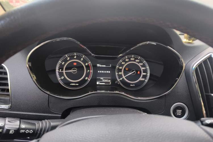 Used Baojun 560 2015 1.8L manual luxury version Instrument Cluster