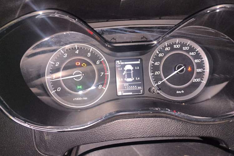 Used Baojun 560 2015 1.8L manual luxury version Instrument Cluster